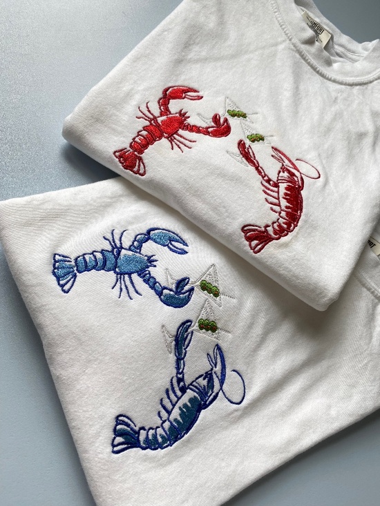 Comfort Colors Tops - Embroidered lobsters toasting with martinis 🍸